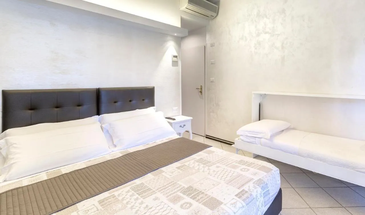 Hotel La Nidiola Riccione 2*,
